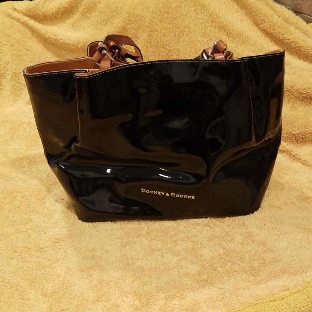 Dooney & Bourke